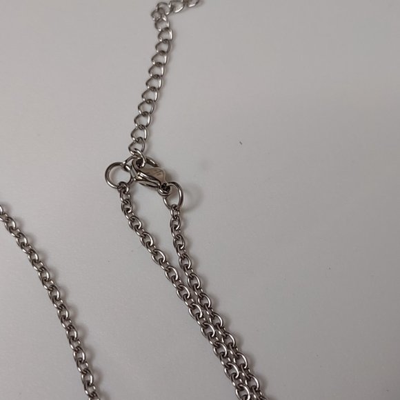 Diamond Shaped Red And Silver Tone Pendant Necklace 20 Inches Long - Picture 8 of 10